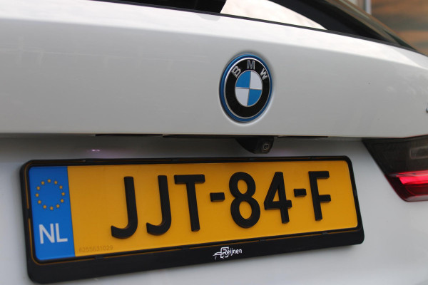 BMW 3 Serie Touring 330e 292PK M-SPORT | PANORAMISCH SCHUIF/KANTEL DAK | M-SPORT PRO-PAKKET | M-SPORT REMMEN UITGEVOERD IN DONKERBLAUW MET M LOGO | BMW LIVE COCKPIT PROFESSIONAL | CURVED DISPLAY |DRIVING ASSISTANT INCL. HEAD-UP DISPLAY | PARKING ASSIST INCL. ACHTERUITRIJCAMERA | ADAPTIEVE LED KOPLAMPEN |SHADOW LINE | M-SPORTSTOELEN VOOR | LEDER VERNASCA MET CONTRAST STIKSELS M-SPORT | STOEL VERWARMING | DRAADLOZE APPLE CARPLAY | ELEKTRISCH VERSTELBARE STOELEN MET GEHEUGEN FUNCTIE | HEAD UP DISPLAY | DRAADLOZE TELEFOONLADER | DODEHOEK BEWAKING | COMFORT PACK INCL. ELEKTRISCHE ACHTE