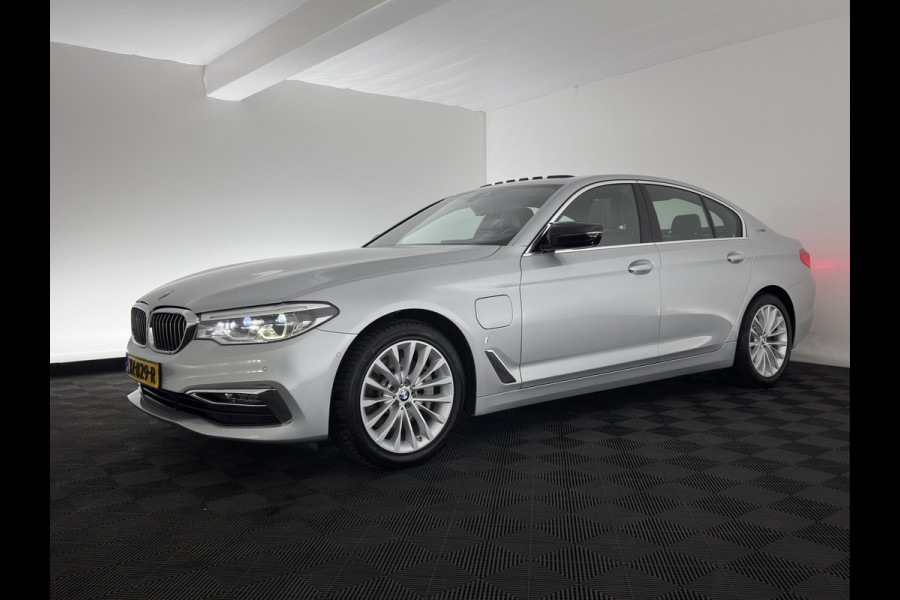 BMW 5 Serie 530e iPerformance High Executive (Plug-in) Aut.*PANO | LEATHER | FULL-LED | TOPVIEW | KEYLESS | HARMAN/KARDON | BLINDSPOT | MEMORY-PACK | HEATED-COMFORTSEATS | DIGI-COCKPIT | AMBIENTLIGHT | NAVI-FULLMAP | 20''ALU*