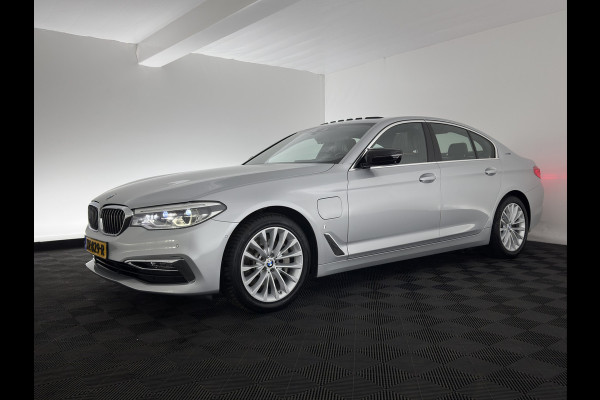 BMW 5 Serie 530e iPerformance High Executive (Plug-in) Aut.*PANO | LEATHER | FULL-LED | TOPVIEW | KEYLESS | HARMAN/KARDON | BLINDSPOT | MEMORY-PACK | HEATED-COMFORTSEATS | DIGI-COCKPIT | AMBIENTLIGHT | NAVI-FULLMAP | 20''ALU*