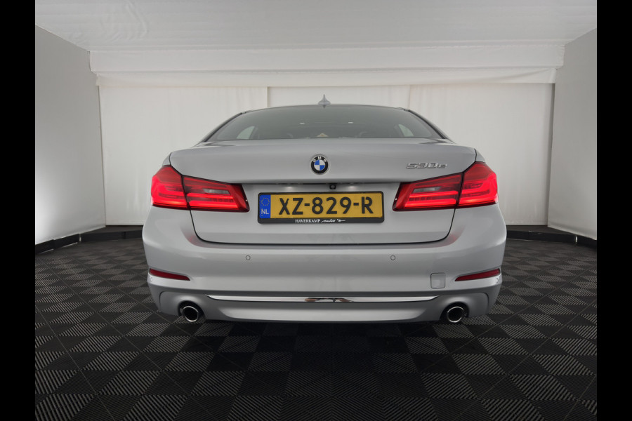 BMW 5 Serie 530e iPerformance High Executive (Plug-in) Aut.*PANO | LEATHER | FULL-LED | TOPVIEW | KEYLESS | HARMAN/KARDON | BLINDSPOT | MEMORY-PACK | HEATED-COMFORTSEATS | DIGI-COCKPIT | AMBIENTLIGHT | NAVI-FULLMAP | 20''ALU*