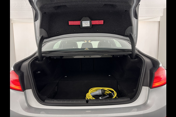 BMW 5 Serie 530e iPerformance High Executive (Plug-in) Aut.*PANO | LEATHER | FULL-LED | TOPVIEW | KEYLESS | HARMAN/KARDON | BLINDSPOT | MEMORY-PACK | HEATED-COMFORTSEATS | DIGI-COCKPIT | AMBIENTLIGHT | NAVI-FULLMAP | 20''ALU*