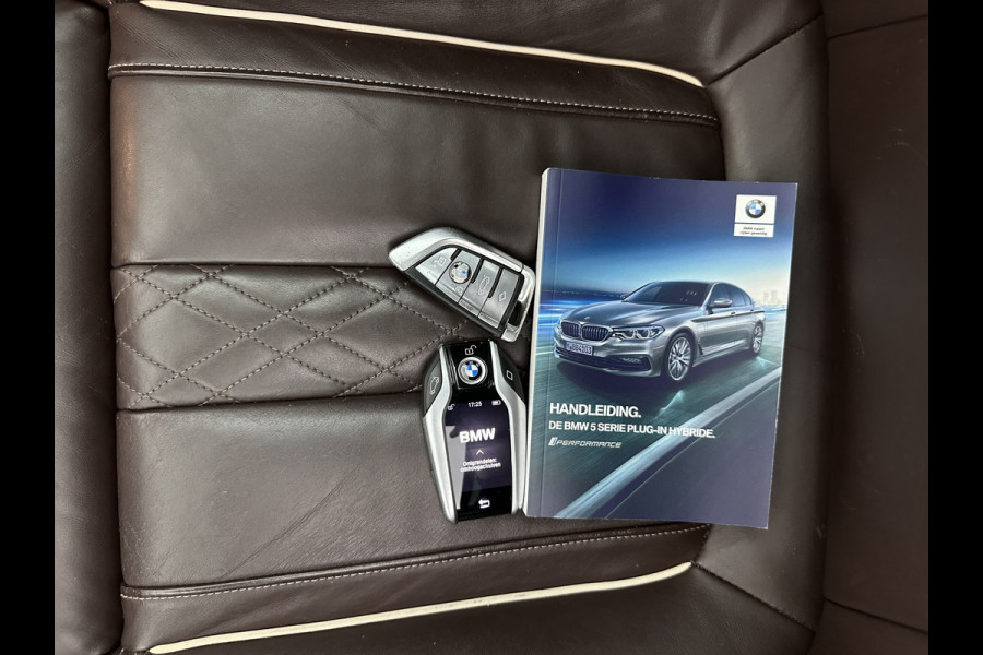 BMW 5 Serie 530e iPerformance High Executive (Plug-in) Aut.*PANO | LEATHER | FULL-LED | TOPVIEW | KEYLESS | HARMAN/KARDON | BLINDSPOT | MEMORY-PACK | HEATED-COMFORTSEATS | DIGI-COCKPIT | AMBIENTLIGHT | NAVI-FULLMAP | 20''ALU*
