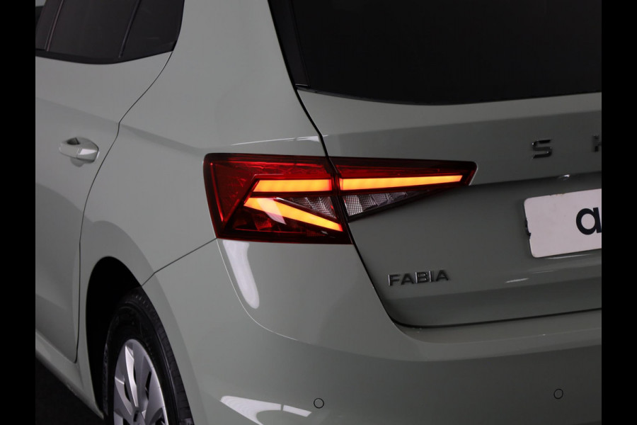 Škoda Fabia Selection 1.0 TSI 95 pk 5 vesn. Hand | Getint glas achter