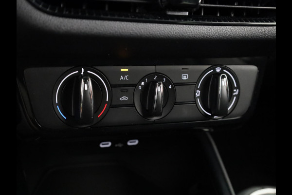 Škoda Fabia Selection 1.0 TSI 95 pk 5 vesn. Hand | Getint glas achter