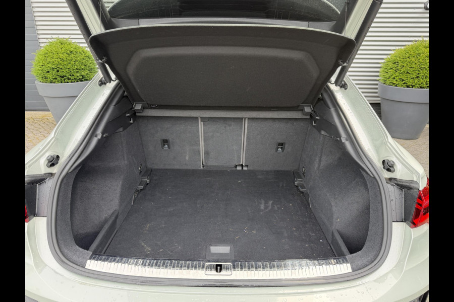 Audi Q3 Sportback 45 TFSI quattro edition one | Panoramadak | 360* Camera | Bang & Olufsen | Elektrische Achterklep | DAB |