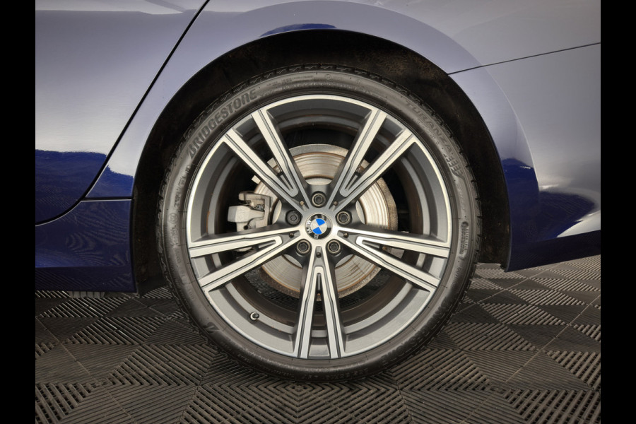 BMW 3 Serie Touring 320e Business Edition Plus (Plug-in) (INCL-BTW) Aut. *PANO | LASER-LED | LEATHER | HEATED-SPORTSEATS | HIFI-SOUND | KEYLESS | DIGI-COCKPIT | NAVI-FULLMAP | DAB | AMBIENTLIGHT | PRIVACY-GLASS | ECC | PDC | CRUISE | TOWBAR | 19''A