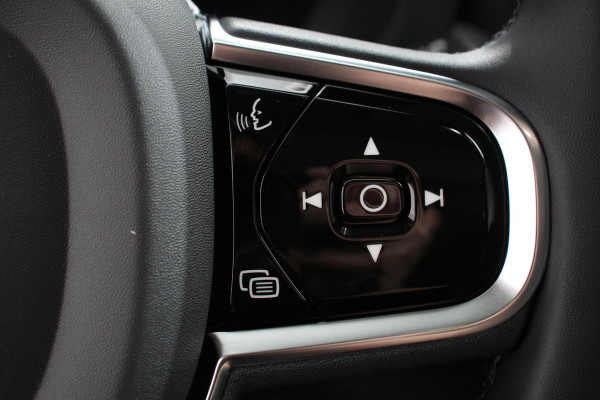 Volvo XC60 2.0 T6 Plug-in hybrid AWD Plus Dark Automaat Leder Navigatie Google Harman Kardon Panorama dak Lichtmetalen Velgen 19" Dab Stoelverwarming Camera Led