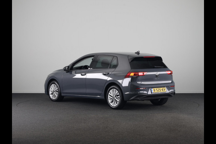Volkswagen Golf 1.0 eTSI Life 110PK | Automaat (DSG) | Navigatie | Parkeersensoren |