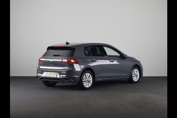 Volkswagen Golf 1.0 eTSI Life 110PK | Automaat (DSG) | Navigatie | Parkeersensoren |