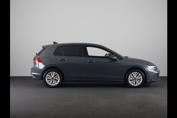 Volkswagen Golf 1.0 eTSI Life 110PK | Automaat (DSG) | Navigatie | Parkeersensoren |