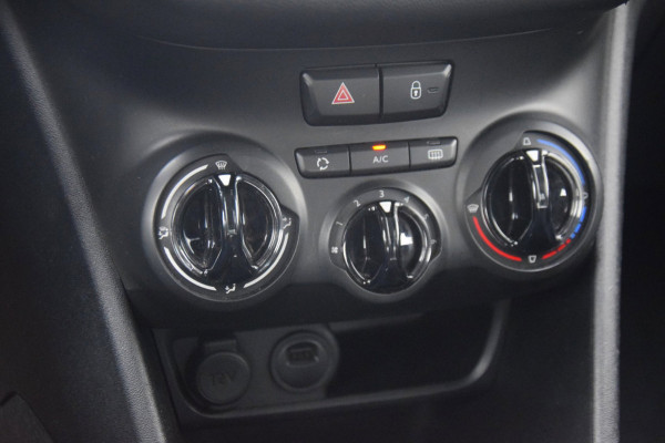 Peugeot 208 1.2 PureTech Signature DB RIEM RECENT VERNIEUWD/APPLE CARPLAY/ARMSTEUN