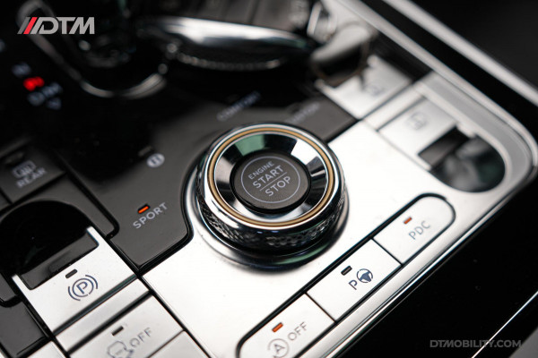 Bentley Flying Spur 6.0 W12 Mulliner | Black Line | Illuminated Flying B | Naim Audio