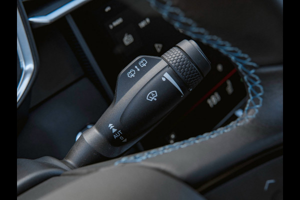 Lynk & Co 01 1.5 Black Edition Pano|360° Camera|ACC|Trekhaak|Navi|Carplay
