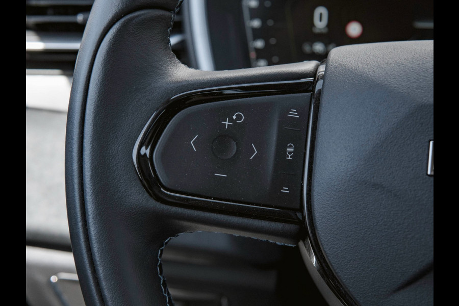 Lynk & Co 01 1.5 Black Edition Pano|360° Camera|ACC|Trekhaak|Navi|Carplay