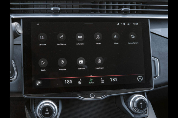 Lynk & Co 01 1.5 Black Edition Pano|360° Camera|ACC|Trekhaak|Navi|Carplay