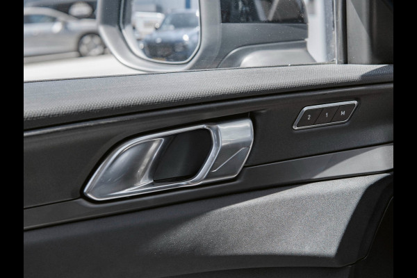 Lynk & Co 01 1.5 Black Edition Pano|360° Camera|ACC|Trekhaak|Navi|Carplay