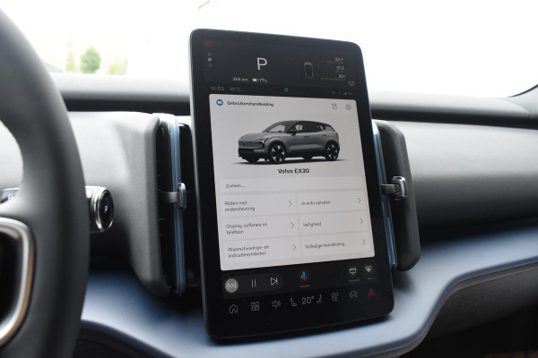 Volvo EX30 272PK Single Motor Extended Range Europa 69 kWh / Adaptive Cruise Control / Harman Kardon / Extra getint glas / Stoelverwarming / Stuurverwarming / Achteruitrijcamera / Elektrisch verstelbare stoelen / 20" velgen
