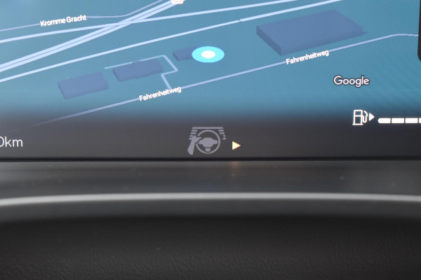 Volvo XC40 B4 211PK Automaat Plus Dark / Adaptive Cruise Control / Harman Kardon / Stuur- & Stoelverwarming / Elektrische achterklep / Achteruitrijcamera / Elektrische stoelverst. met geheugen / Trekhaak elektrisch inklapbaar
