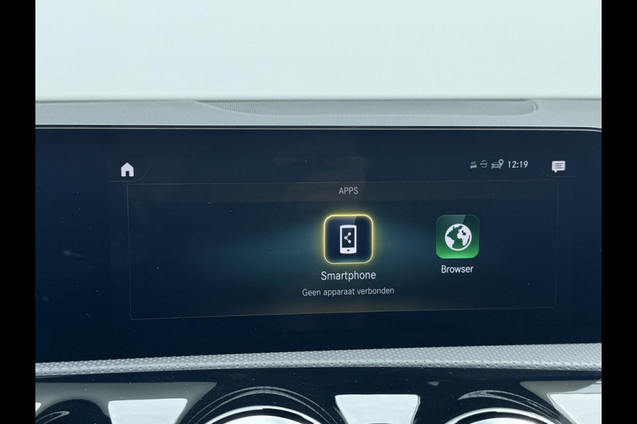 Mercedes-Benz CLA-Klasse 180 AMG Line AMG-LINE | SFEER VERLICHTING | WIDE-SCREEN