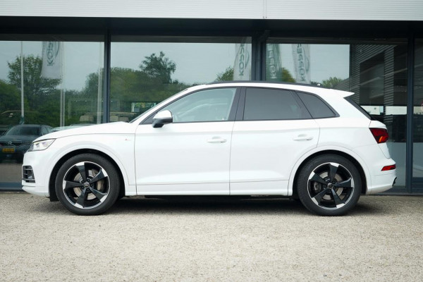 Audi Q5 3.0 TDI quattro Sport S Line Black Edition / Pano / Leder / Luchtvering / Adaptive Cruise