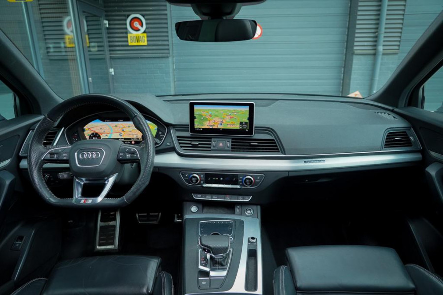 Audi Q5 3.0 TDI quattro Sport S Line Black Edition / Pano / Leder / Luchtvering / Adaptive Cruise
