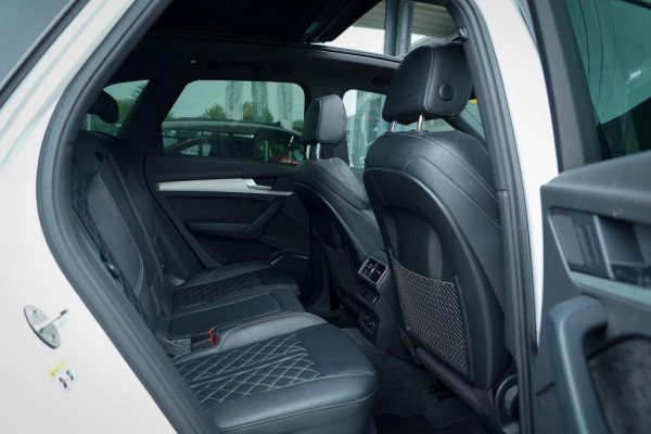 Audi Q5 3.0 TDI quattro Sport S Line Black Edition / Pano / Leder / Luchtvering / Adaptive Cruise