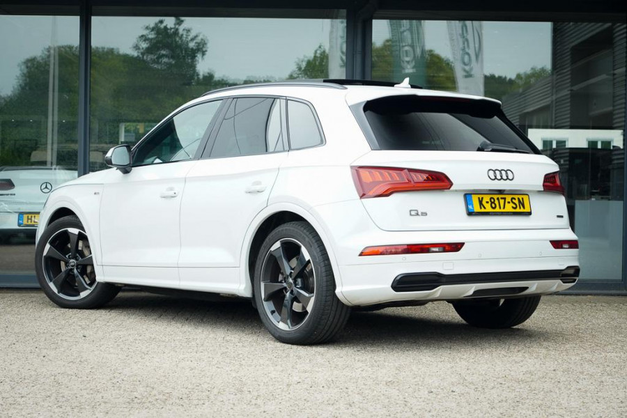 Audi Q5 3.0 TDI quattro Sport S Line Black Edition / Pano / Leder / Luchtvering / Adaptive Cruise