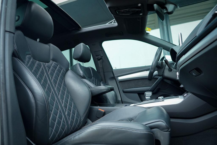 Audi Q5 3.0 TDI quattro Sport S Line Black Edition / Pano / Leder / Luchtvering / Adaptive Cruise