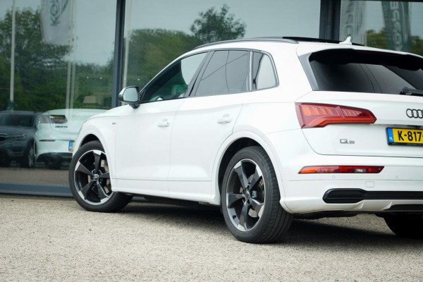 Audi Q5 3.0 TDI quattro Sport S Line Black Edition / Pano / Leder / Luchtvering / Adaptive Cruise
