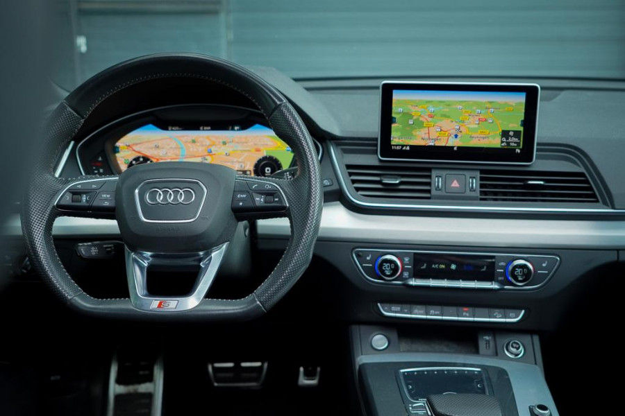 Audi Q5 3.0 TDI quattro Sport S Line Black Edition / Pano / Leder / Luchtvering / Adaptive Cruise