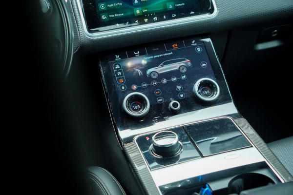 Land Rover Range Rover Velar 3.0 V6 AWD First Edition / Pano / Luchtvering / Meridian Surround / 23''