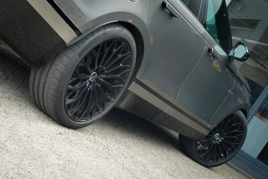 Land Rover Range Rover Velar 3.0 V6 AWD First Edition / Pano / Luchtvering / Meridian Surround / 23''