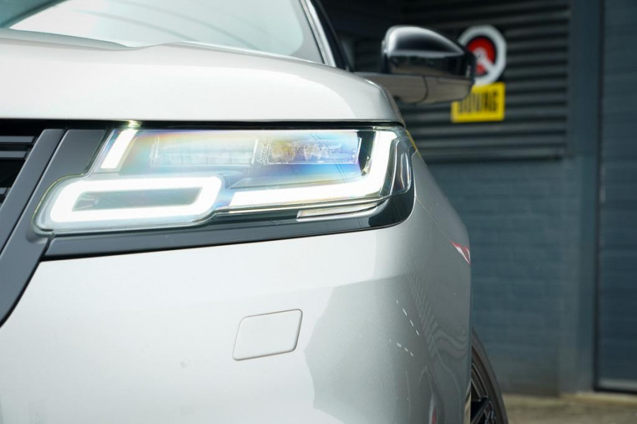 Land Rover Range Rover Velar 3.0 V6 AWD First Edition / Pano / Luchtvering / Meridian Surround / 23''