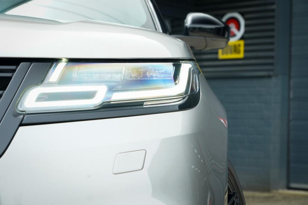 Land Rover Range Rover Velar 3.0 V6 AWD First Edition / Pano / Luchtvering / Meridian Surround / 23''