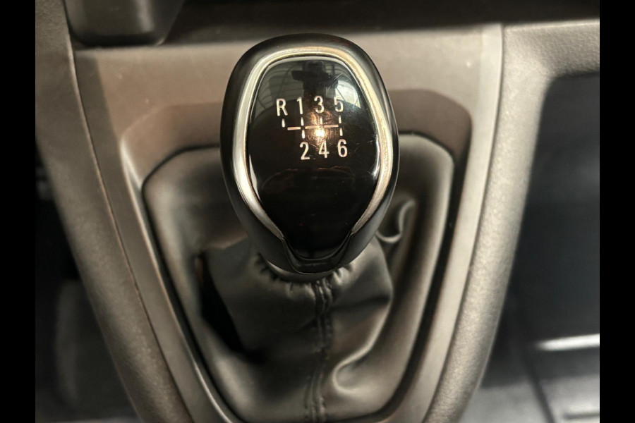 Opel Vivaro 2.0 CDTI L3H1 Dubbele Cabine Edition Navigatie Camera Parkeer sensoren Airco Carplay Trekhaak