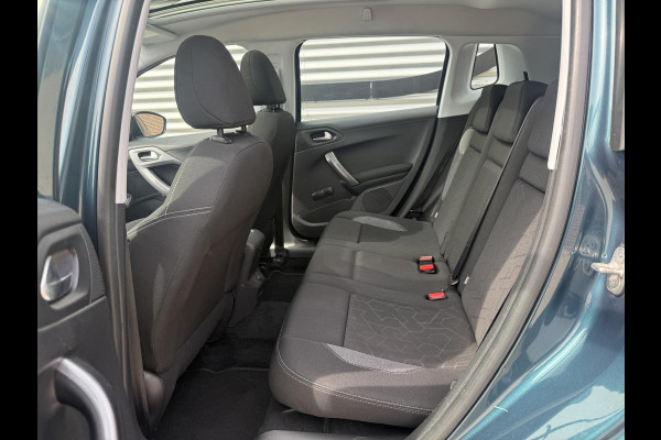 Peugeot 2008 1.2 PureTech Blue Lion 2e Eigenaar|Navi|Pano|Carplay|D-riem vv in 2024|Trekhaak|Airco|Cruise|PDC|N.A.P|APK tot 02-2027