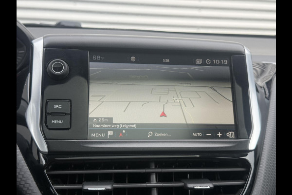 Peugeot 2008 1.2 PureTech Blue Lion 2e Eigenaar|Navi|Pano|Carplay|D-riem vv in 2024|Trekhaak|Airco|Cruise|PDC|N.A.P|APK tot 02-2027