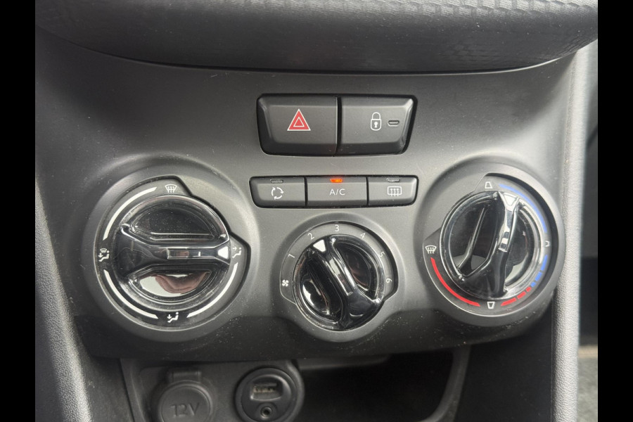 Peugeot 2008 1.2 PureTech Blue Lion 2e Eigenaar|Navi|Pano|Carplay|D-riem vv in 2024|Trekhaak|Airco|Cruise|PDC|N.A.P|APK tot 02-2027