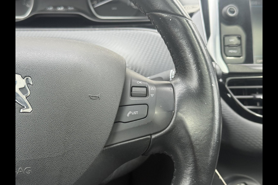 Peugeot 2008 1.2 PureTech Blue Lion 2e Eigenaar|Navi|Pano|Carplay|D-riem vv in 2024|Trekhaak|Airco|Cruise|PDC|N.A.P|APK tot 02-2027