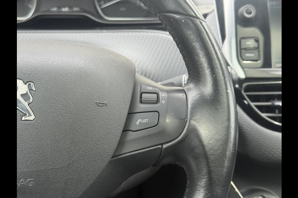 Peugeot 2008 1.2 PureTech Blue Lion 2e Eigenaar|Navi|Pano|Carplay|D-riem vv in 2024|Trekhaak|Airco|Cruise|PDC|N.A.P|APK tot 02-2027