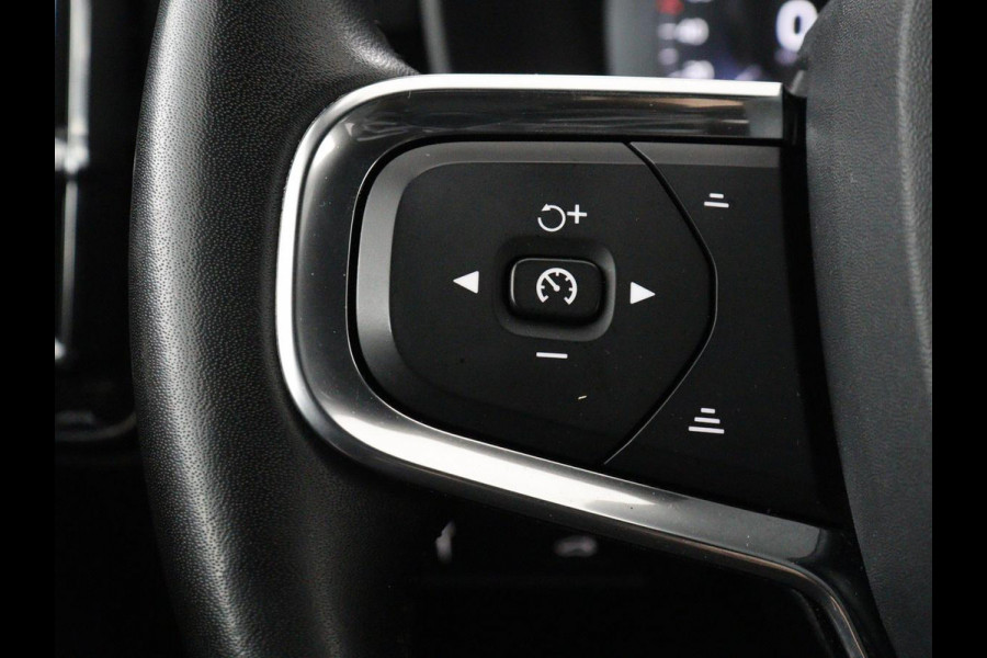 Volvo XC40 1.5 T3 Inscription | Leder | Stoelverwarming | Trekhaak | Carplay | Harman/Kardon | Camera | Keyless | Navigatie | Achterbankverwarming | Memory | Full LED | Cruise control | Parkeerhulp