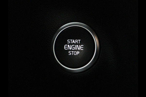 Volvo XC40 1.5 T3 Inscription | Leder | Stoelverwarming | Trekhaak | Carplay | Harman/Kardon | Camera | Keyless | Navigatie | Achterbankverwarming | Memory | Full LED | Cruise control | Parkeerhulp