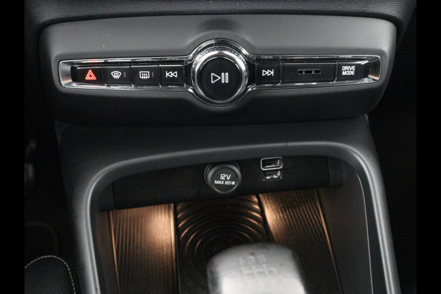 Volvo XC40 1.5 T3 Inscription | Leder | Stoelverwarming | Trekhaak | Carplay | Harman/Kardon | Camera | Keyless | Navigatie | Achterbankverwarming | Memory | Full LED | Cruise control | Parkeerhulp
