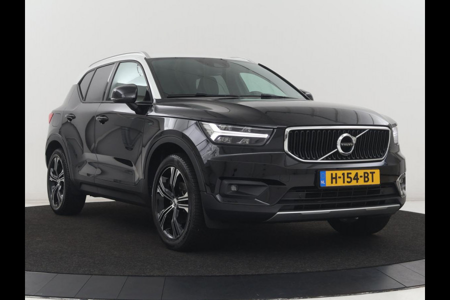 Volvo XC40 1.5 T3 Inscription | Leder | Stoelverwarming | Trekhaak | Carplay | Harman/Kardon | Camera | Keyless | Navigatie | Achterbankverwarming | Memory | Full LED | Cruise control | Parkeerhulp