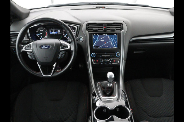 Ford Mondeo 1.5 ST Line | Trekhaak | Stoelverwarming | Keyless | Carplay | Navigatie | Stuurverwarming | Park Assist | Sfeerverlichting | DAB | Climate control | Bluetooth | Cruise control | Origineel NL