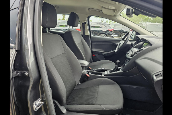 Ford FOCUS Wagon 1.0 Lease Edition Navigatie | Cruise control | Apple Carplay / Android auto | PDC achter etc.