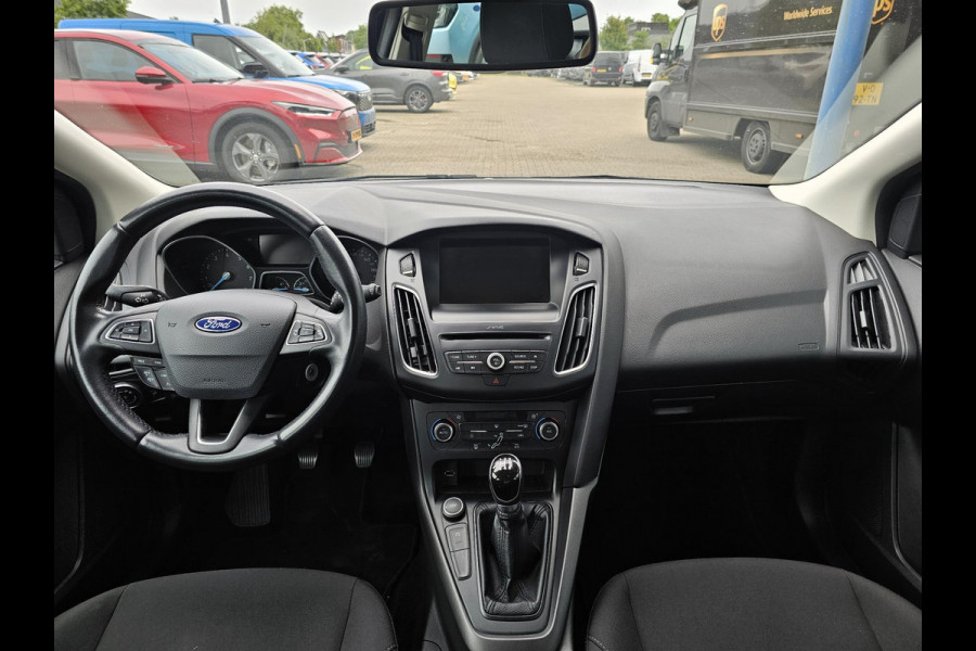 Ford FOCUS Wagon 1.0 Lease Edition Navigatie | Cruise control | Apple Carplay / Android auto | PDC achter etc.