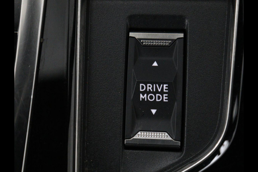 Peugeot 3008 1.6 HYbrid 225 GT Pack Business | SOH 92,5% | Stoelverwarming | Focal Sound | Adaptive cruise | 360 Camera | Alcantara | Carplay | Massage | Memory | Navigatie | Park Assist | PHEV | Plug In
