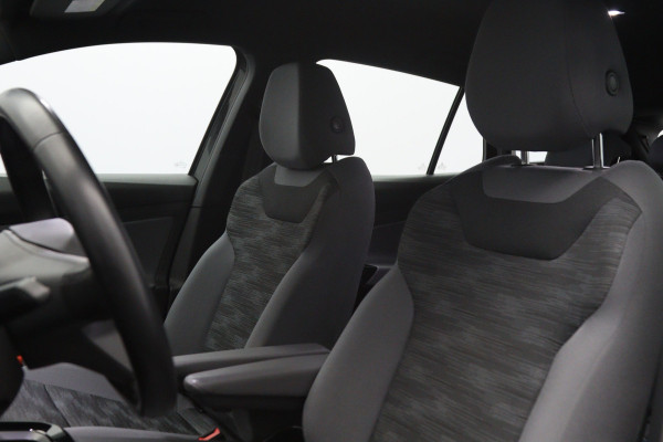 Volkswagen ID.4 Life 77 kWh 204 PK, SOH 92 %, Trekhaak, Carplay, WInterpakket, Adap. Cruise Control