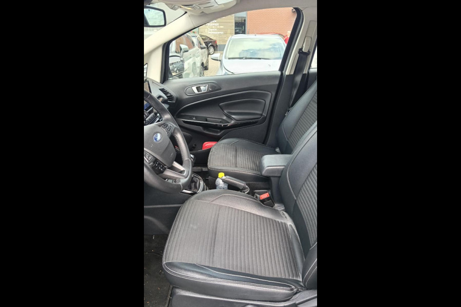 Ford EcoSport 1.0 EcoBoost Titanium 125pk Trekhaak | Stoelverwarming | Navigatie | Parkeersensoren | Voorruitverwarming